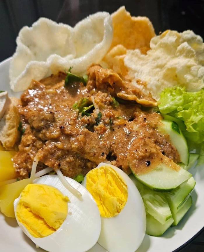 Checklist ẩm thực Indonesia -10 món ngon "quốc hồn quốc túy"