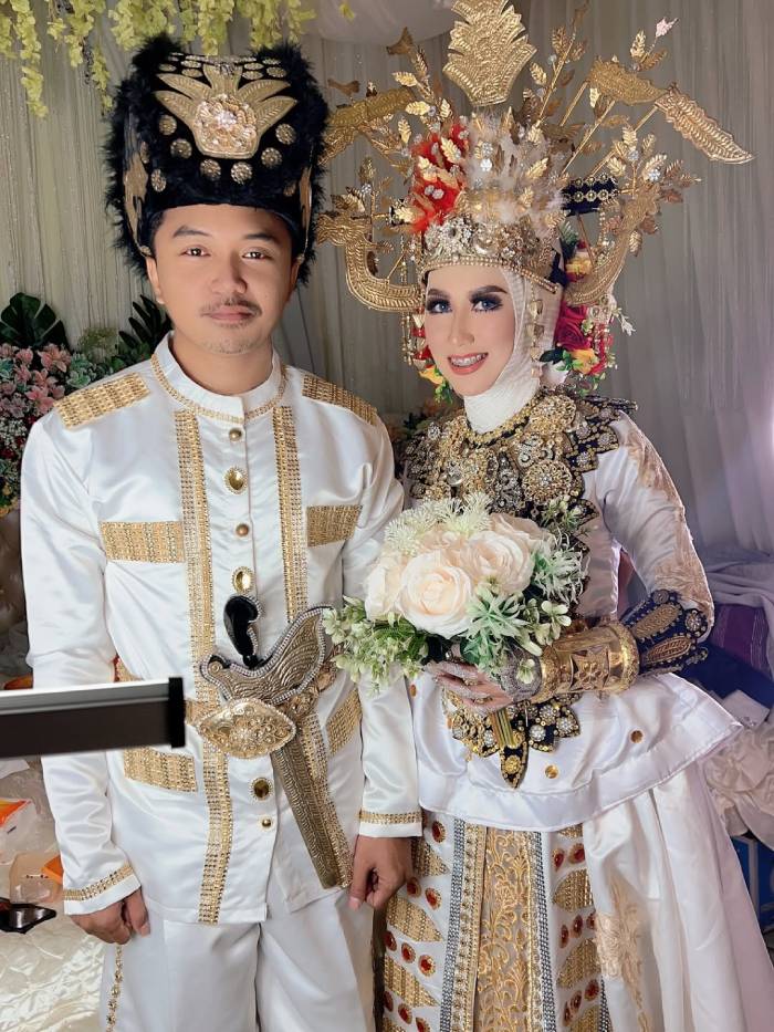 Sự đa dạng vùng miền trong trang phục Indonesia