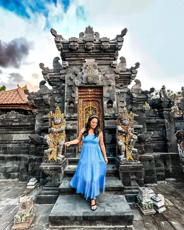 Đền Tanah Lot – Ngôi đền trên biển đẹp huyền ảo của Bali