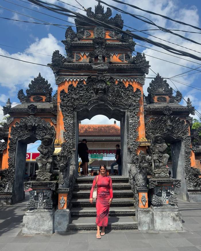 Đền Tanah Lot – Ngôi đền trên biển đẹp huyền ảo của Bali