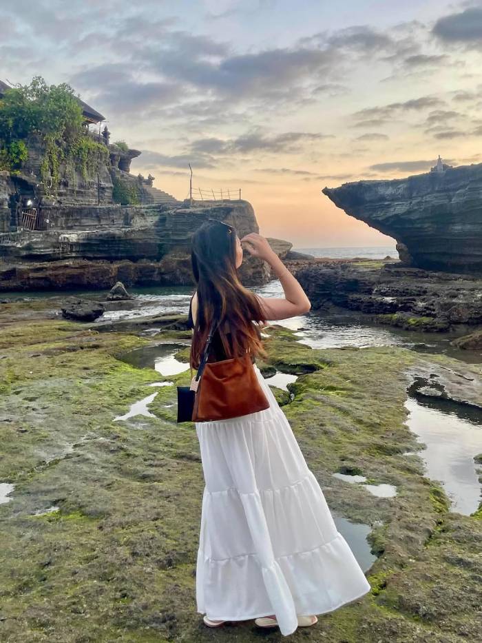 Đền Tanah Lot – Ngôi đền trên biển đẹp huyền ảo của Bali