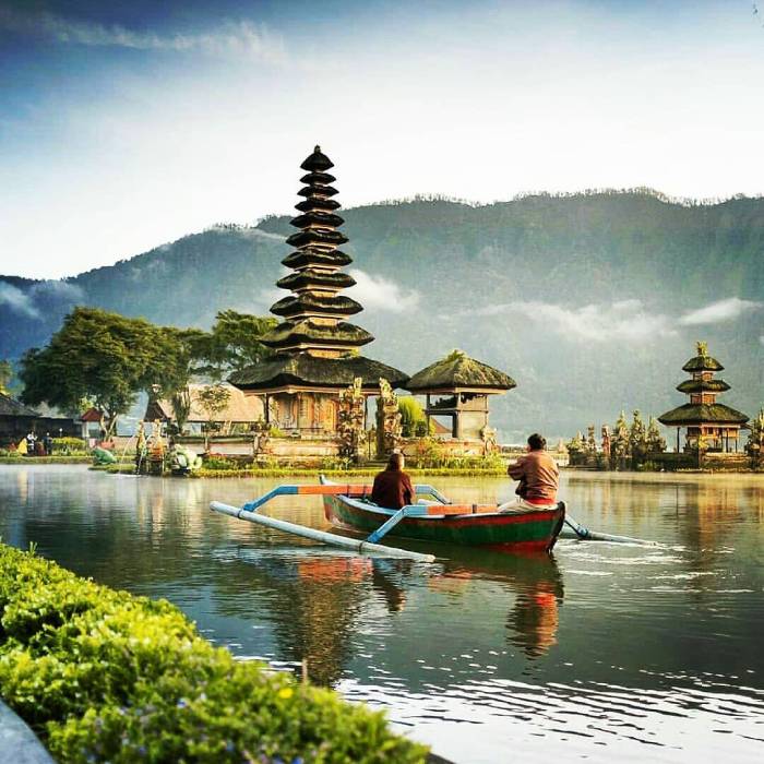 Khám phá đền Ulun Danu Bratan Bali – Ngôi đền nổi giữa hồ
