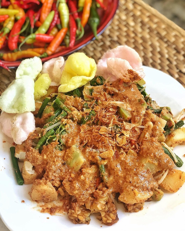 Ăn gì ở Jakarta? Gado-Gado Betawi lựa chọn tuyệt vời cho bữa ăn thanh nhẹ. Nguồn: tissacake