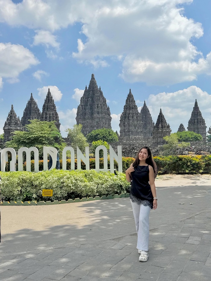 Khám phá cấu trúc tổng thể độc đáo của quần thể Prambanan. Nguồn: noviiratnadi_