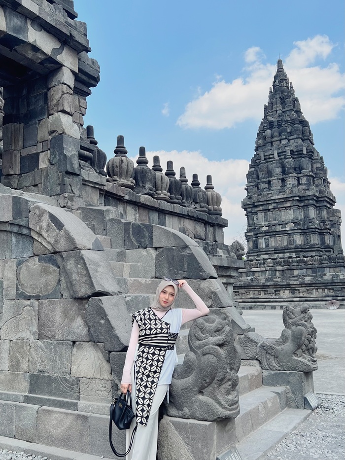 Tìm hiểu sự tinh xảo những chi tiết chạm khắc đặc trưng Prambanan. Nguồn: tasyairaysa