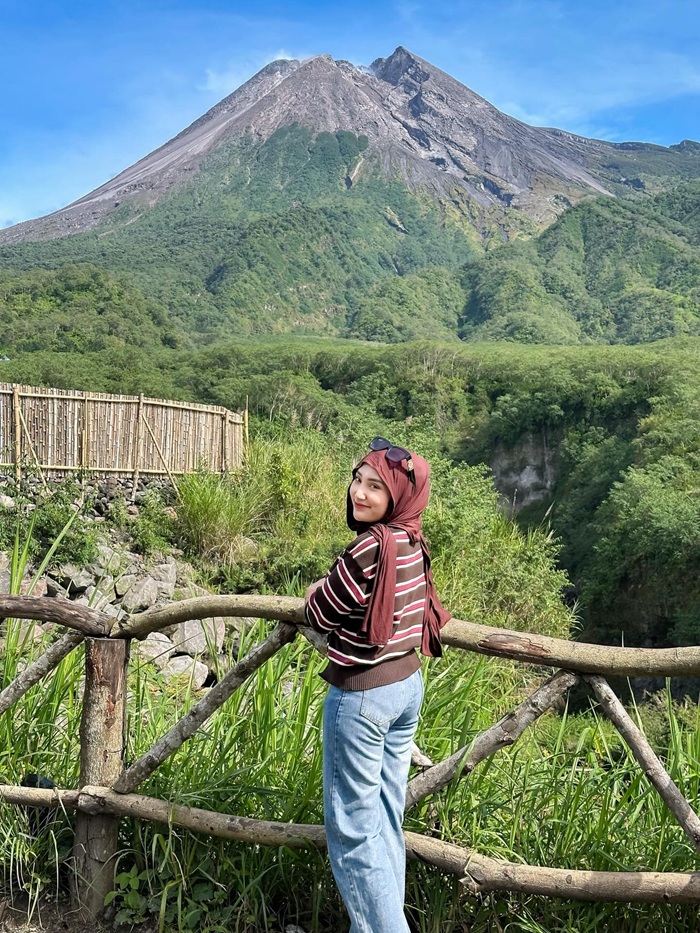 Ngắm nhìn khung cảnh thiên nhiên hùng vĩ quanh ngọn núi lửa Merapi. Nguồn: dheakhairun_