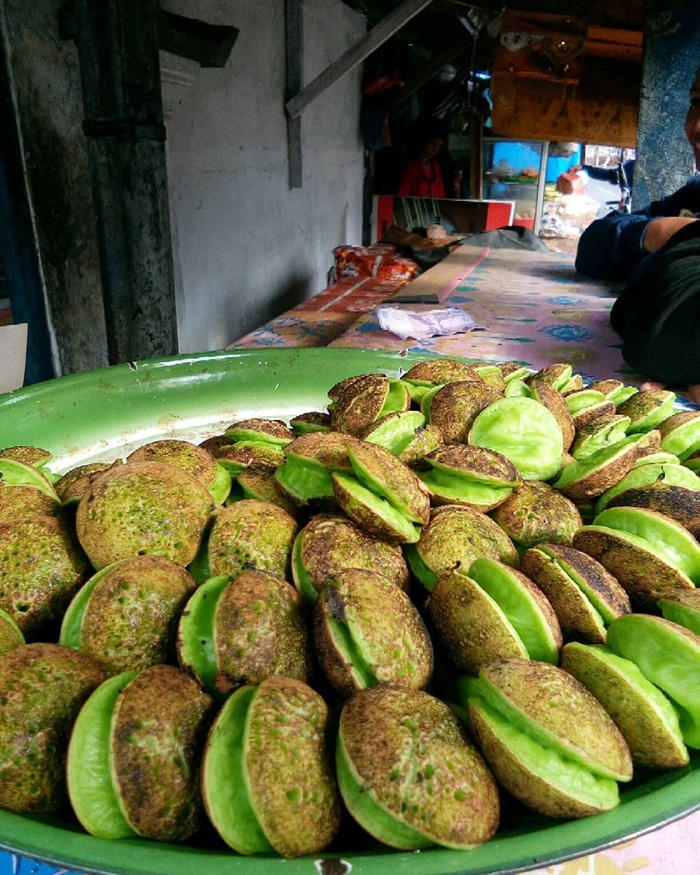 Thưởng thức Jaje Laklak bánh gạo truyền thống ngọt dịu tại Bali. Nguồn: haytien04