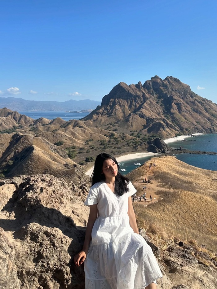 Điểm check-in chụp ảnh với khung cảnh ngoạn mục tại đảo Padar. Nguồn: nasywaardeliaw