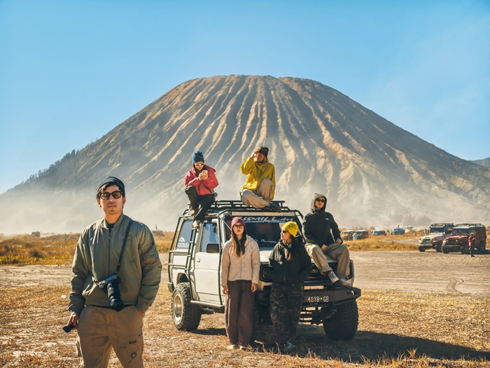 Biển cát Tengger rộng lớn trải dài dưới chân núi Bromo. Nguồn: bas_gowentgo